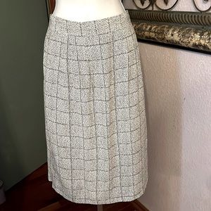 Lovely LIZ Claiborne Black/ White Abstract Check Lined Midi skirt Sz 12